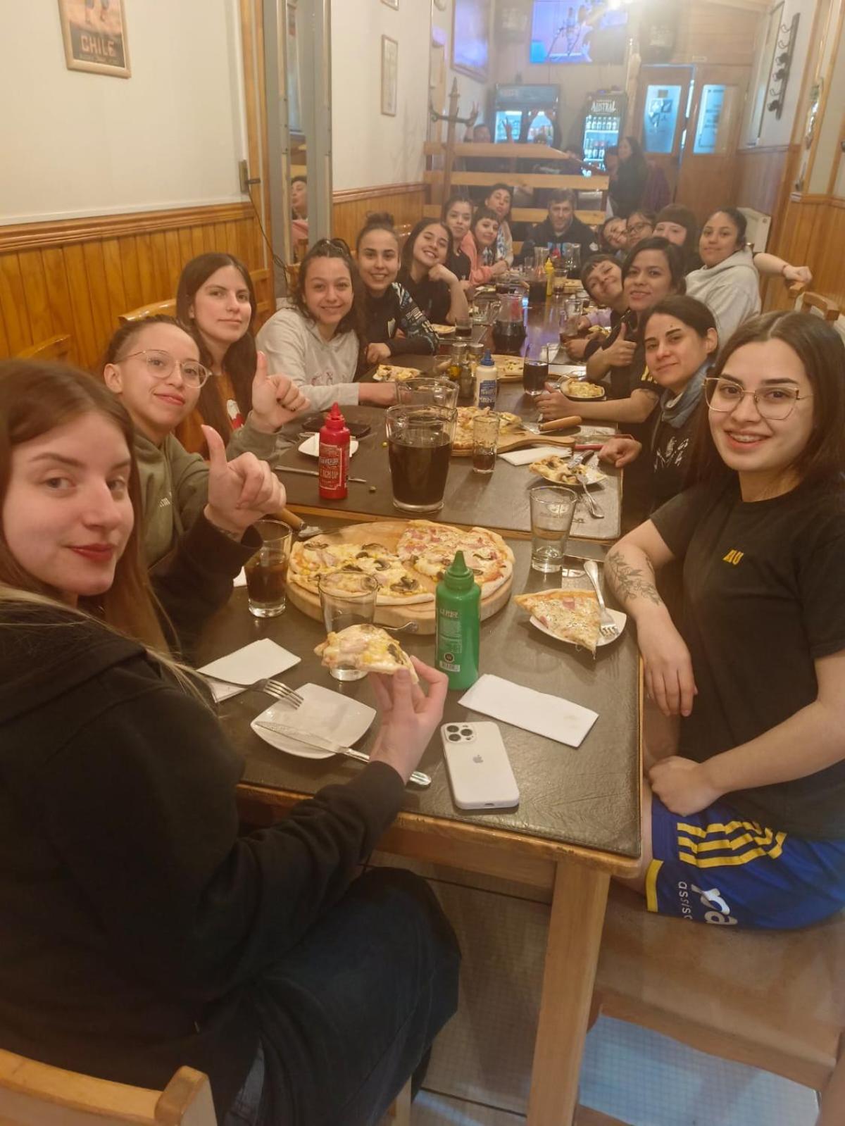 פורטו נטאלס Hostal Alcazar מראה חיצוני תמונה