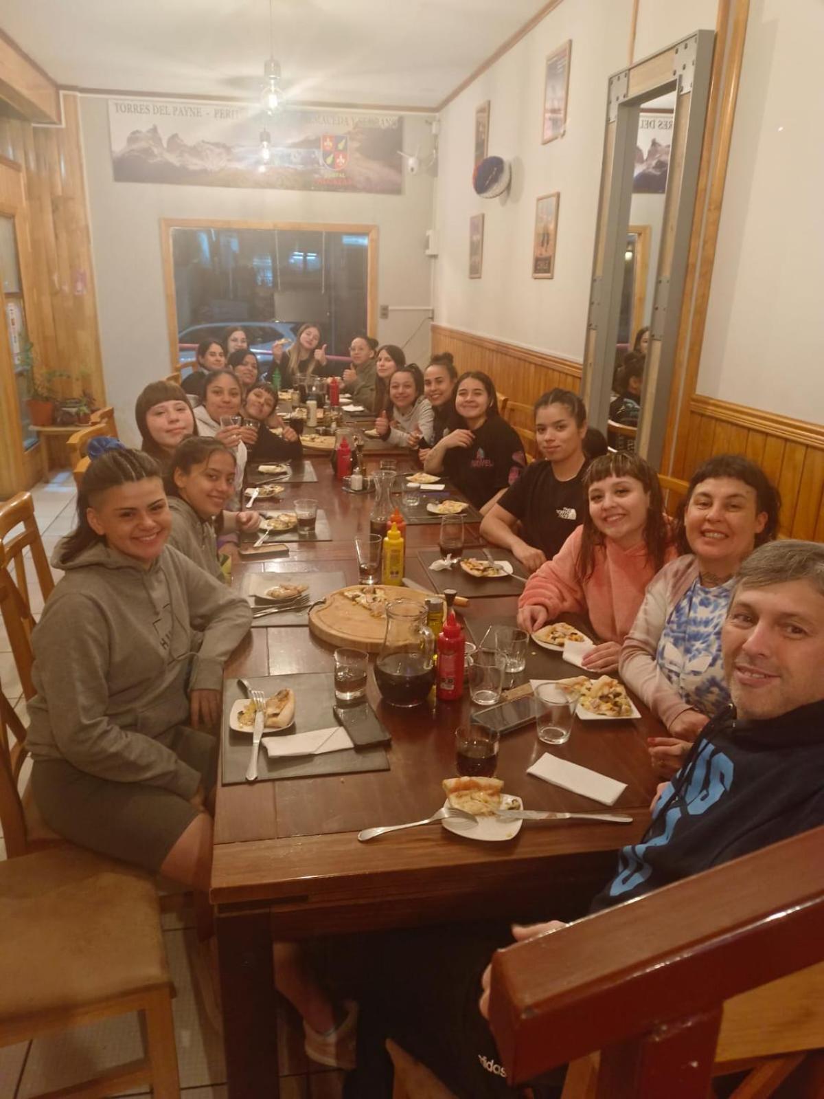 פורטו נטאלס Hostal Alcazar מראה חיצוני תמונה